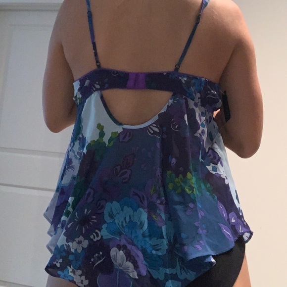 Gorgeous Y2K floral top - Picture 3 of 3